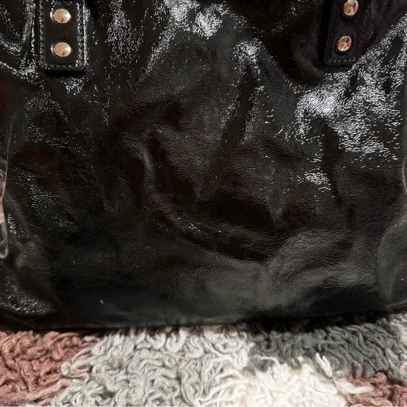 Yves Saint Laurent Shiny Black Shoulder Bag with Silver Accents - Picture 11 of 16